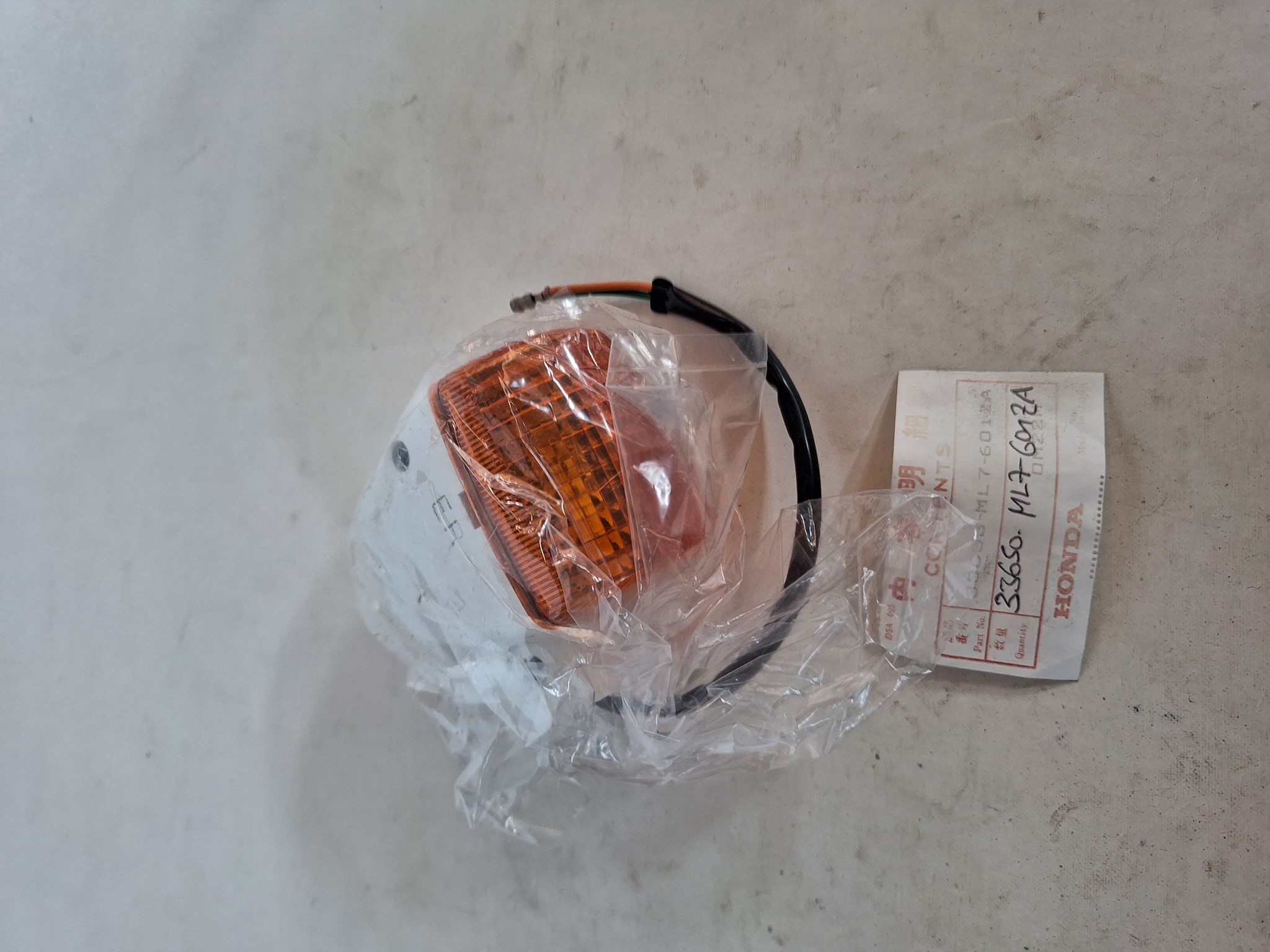 Picture of BLINKER HI.LI.  33650-ML7-601ZA  VTR 750 F